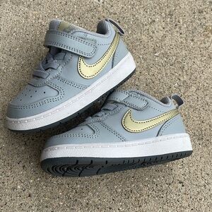 Toddler nike shoes size 6